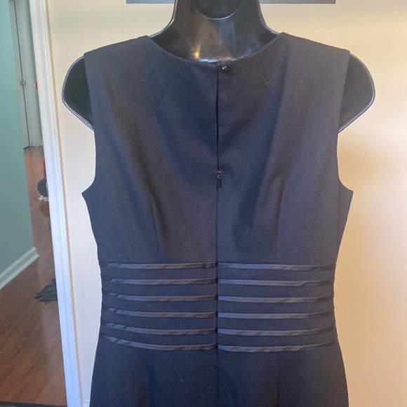 PRE-OWNED Banana Republic Women’s Black Sheath Dress Sleeveless Dress - Picture 8 of 12